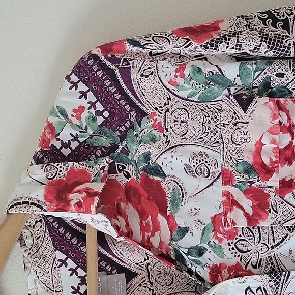 Chico's Silky Soft Paisley Floral Button Down Shirt Size Large/12 - Picture 7 of 8